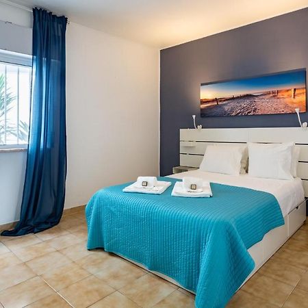 Charming Beachside Apartment W/ Pool By Lovelystay Albufeira Bagian luar foto