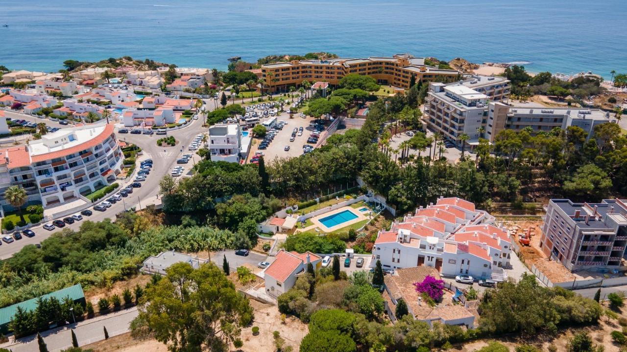 Charming Beachside Apartment W/ Pool By Lovelystay Albufeira Bagian luar foto