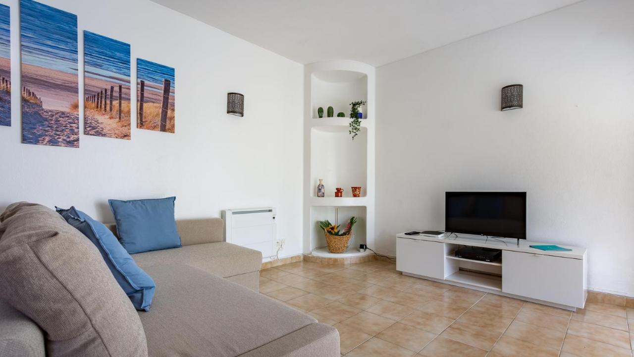 Charming Beachside Apartment W/ Pool By Lovelystay Albufeira Bagian luar foto