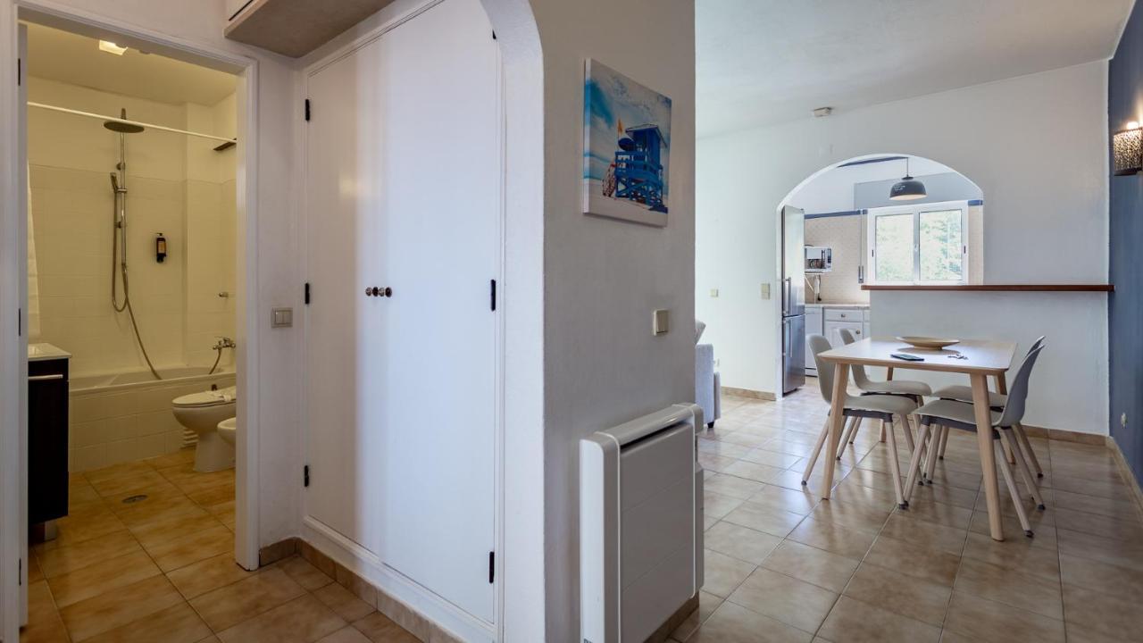 Charming Beachside Apartment W/ Pool By Lovelystay Albufeira Bagian luar foto